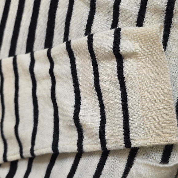 Vince Striped Ombré striped black cream Long Sleeve lightweight  sweater SZ M - Picture 12 of 12